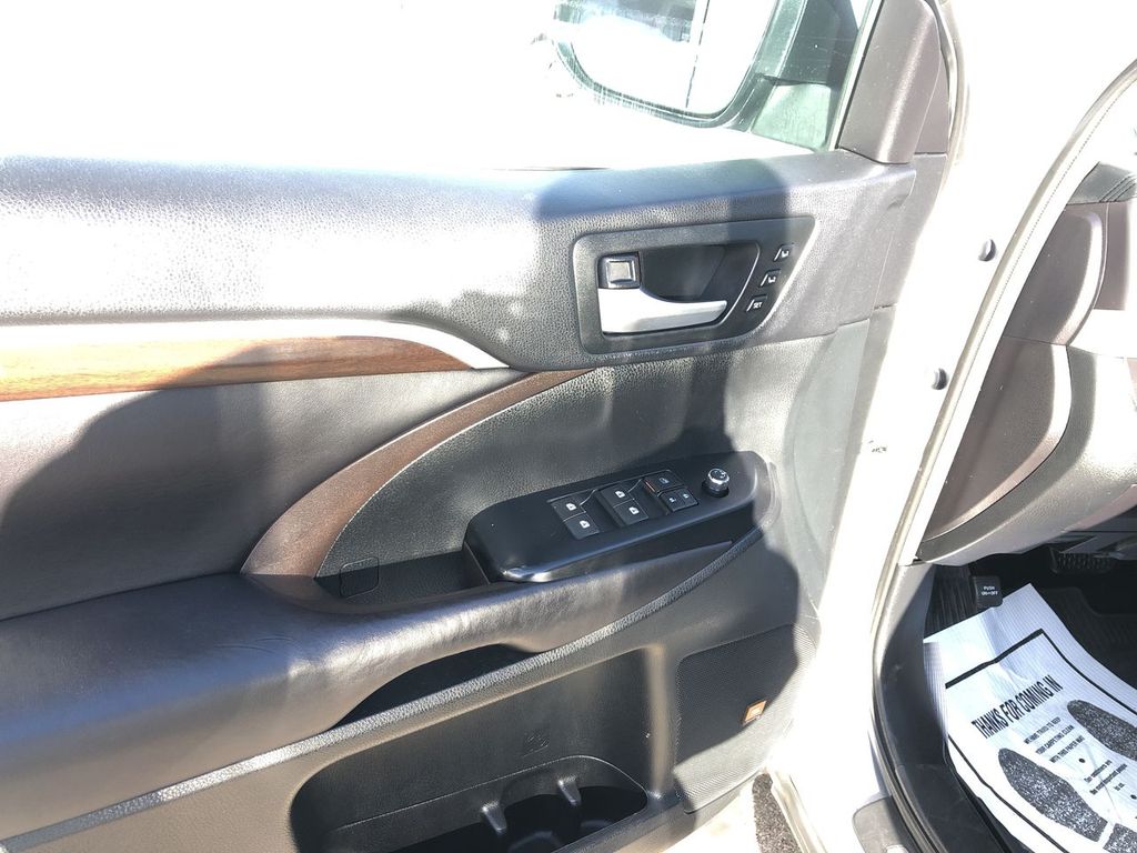 2016 Toyota Highlander