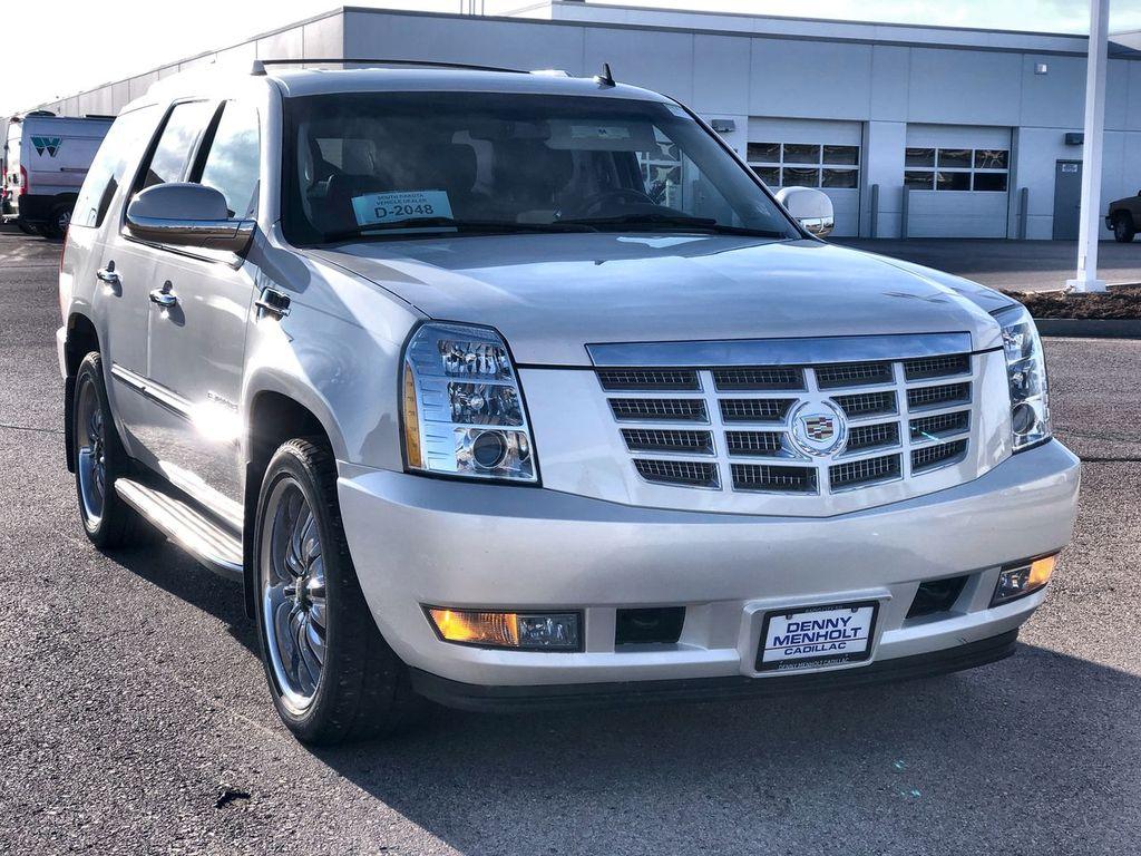 Used 2013 Cadillac Escalade Luxury SUVs