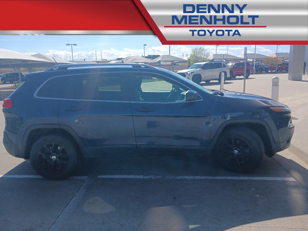 Used 2018 Jeep Cherokee Latitude SUVs