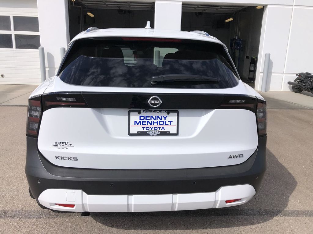 2025 Nissan Kicks