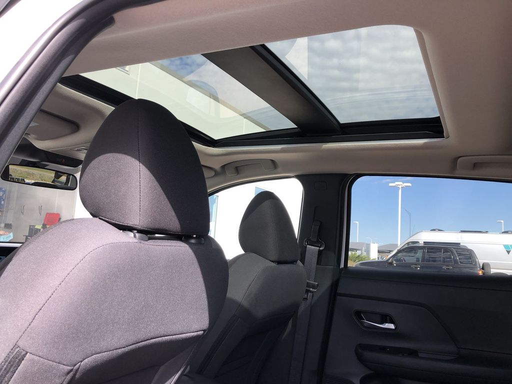 2025 Nissan Kicks