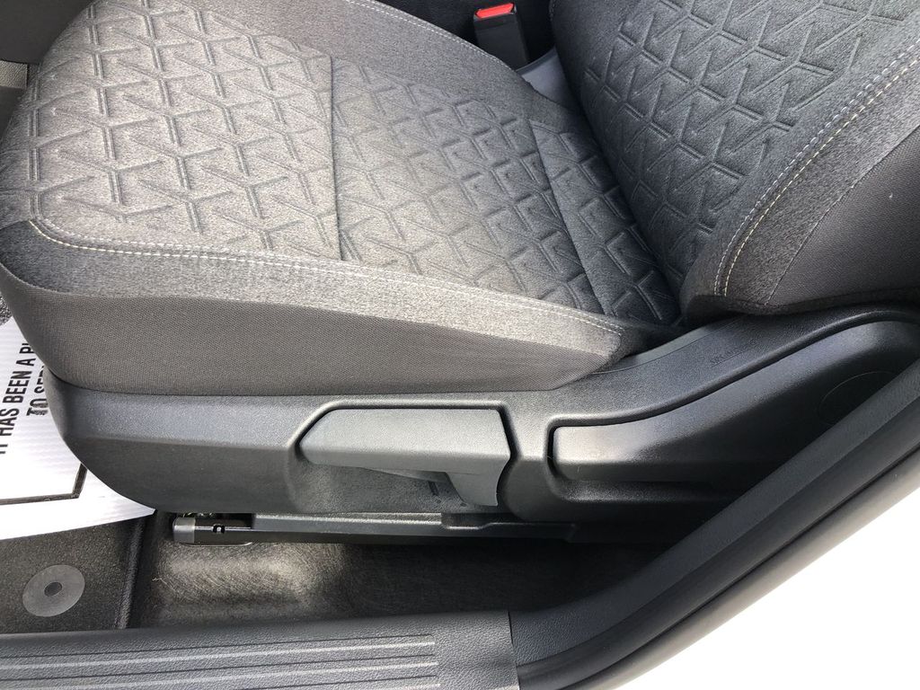 2025 Nissan Kicks