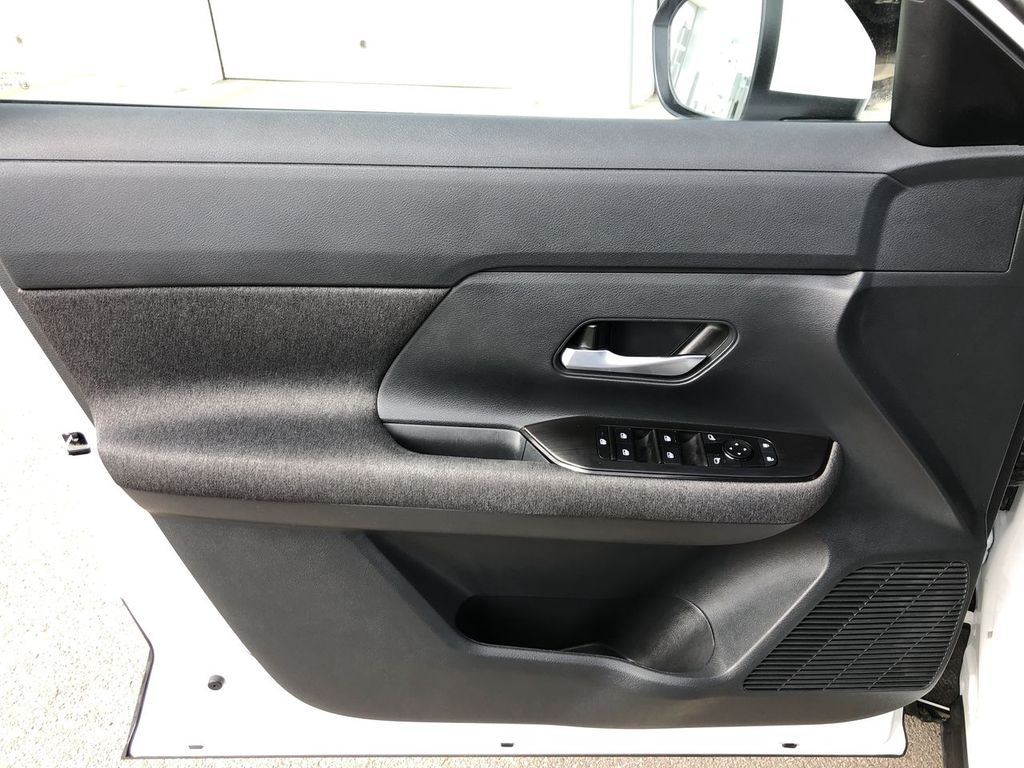 2025 Nissan Kicks