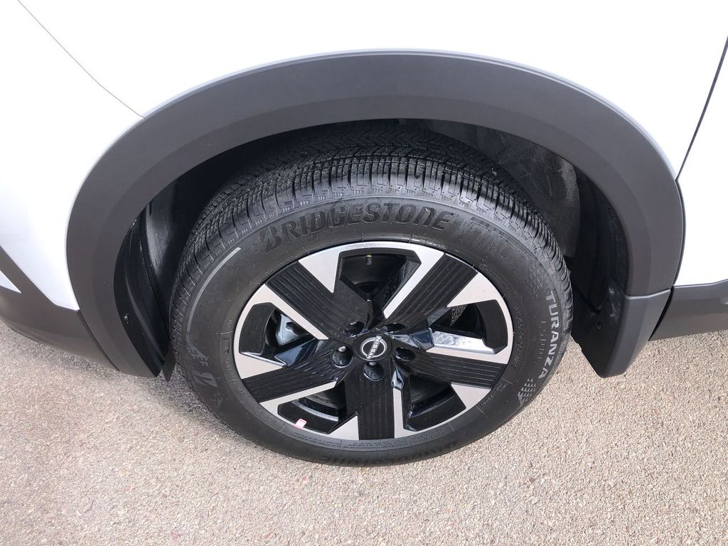 2025 Nissan Kicks