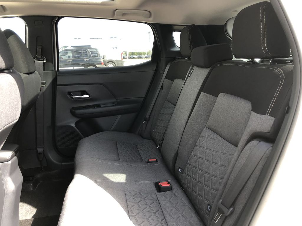 2025 Nissan Kicks