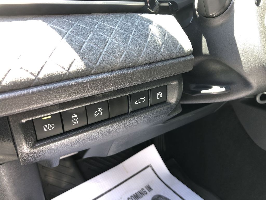 2025 Toyota Camry Hybrid
