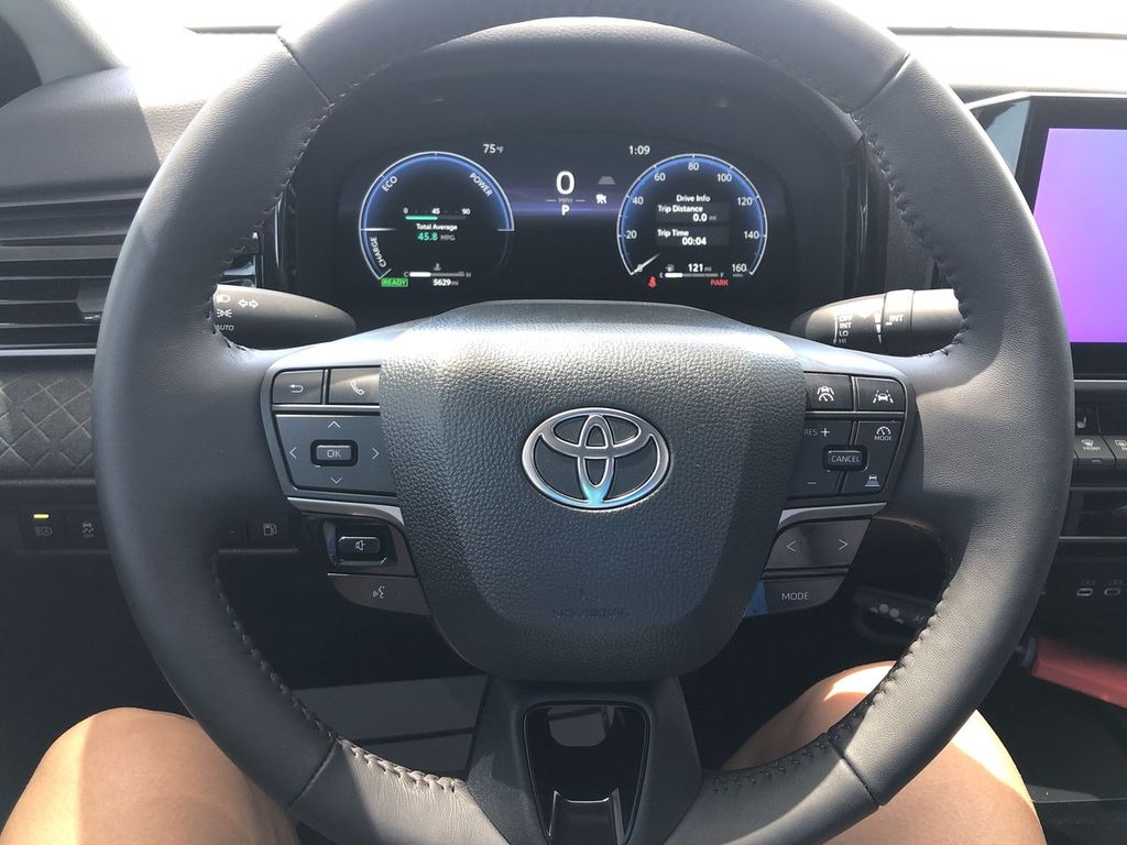 2025 Toyota Camry Hybrid