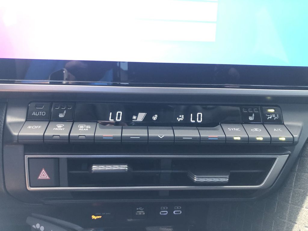 2025 Toyota Camry Hybrid