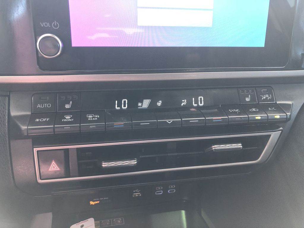 2025 Toyota Camry Hybrid