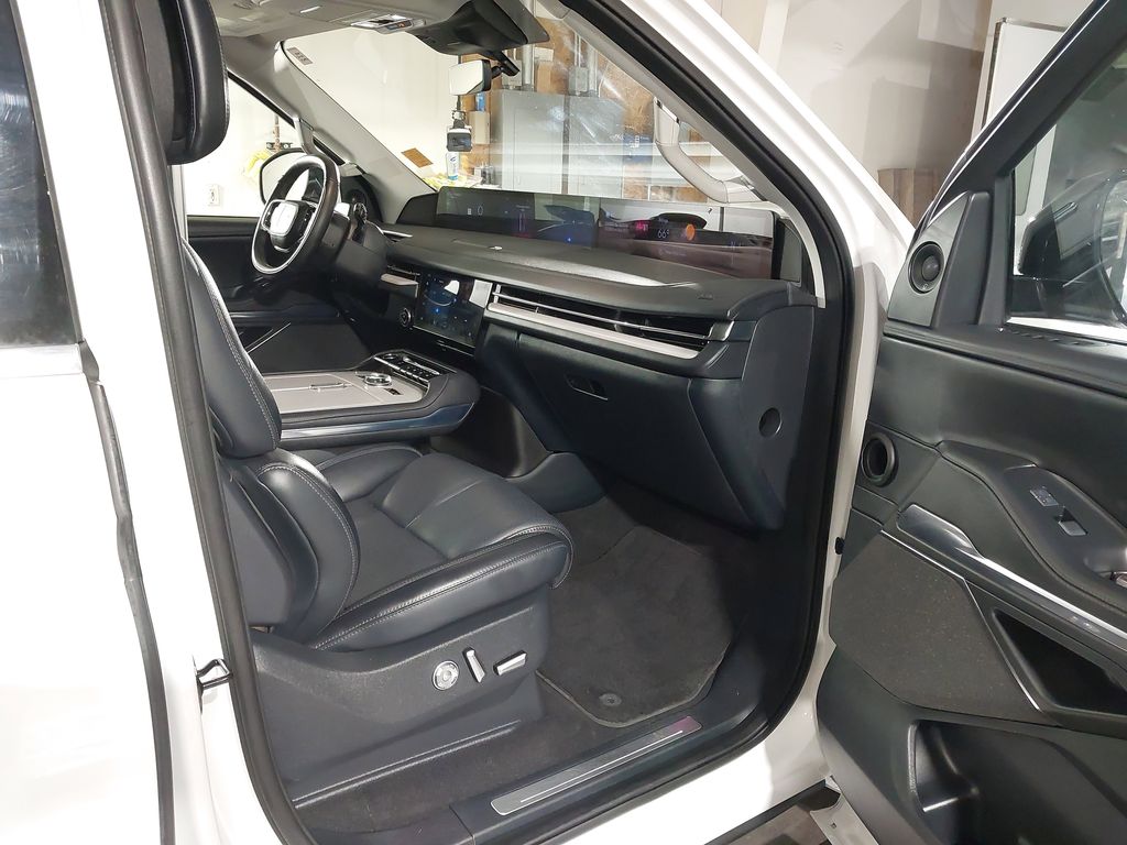 2025 Lincoln Navigator L