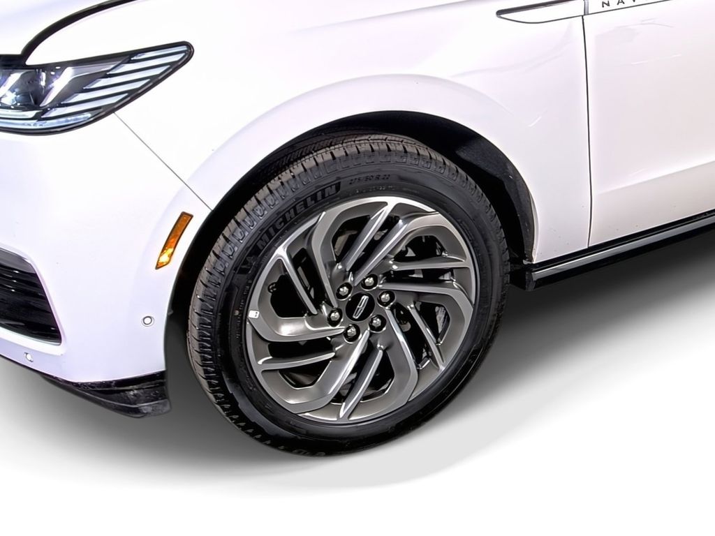 2025 Lincoln Navigator L