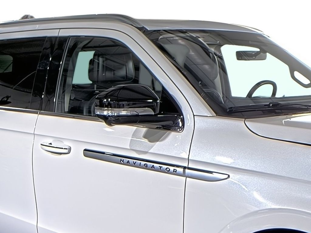 2025 Lincoln Navigator L