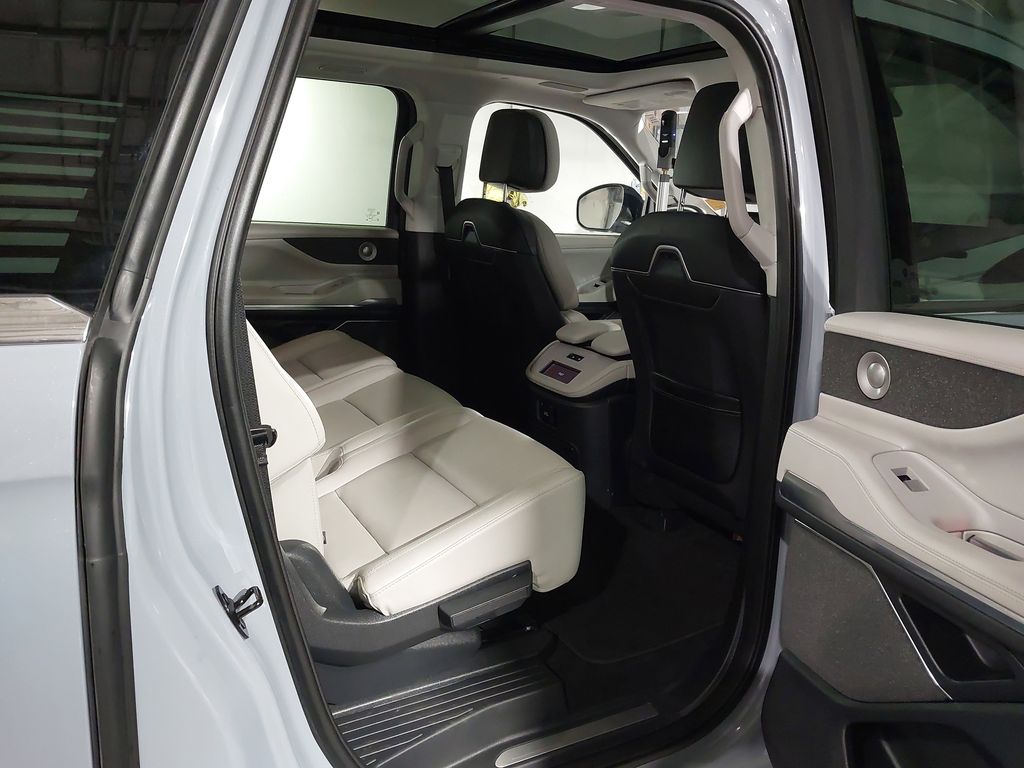 2025 Lincoln Navigator L