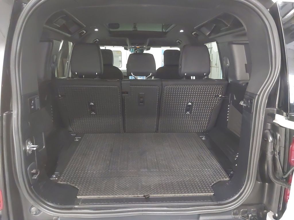 2025 Land Rover Defender 110