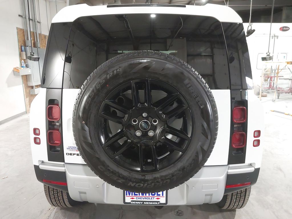 2025 Land Rover Defender 110