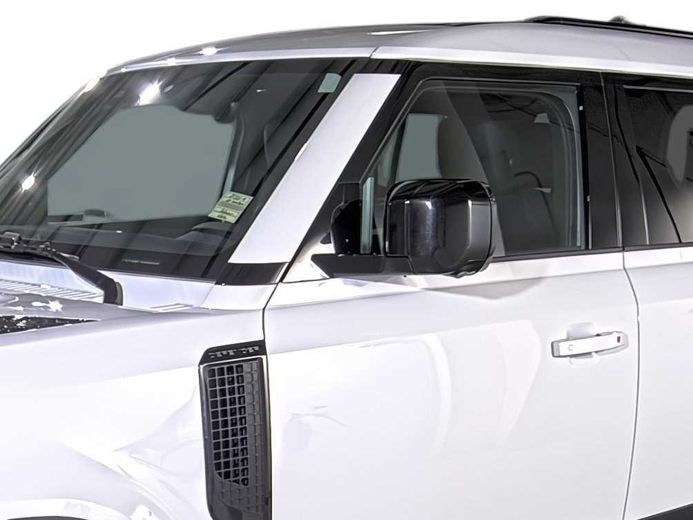 2025 Land Rover Defender 110