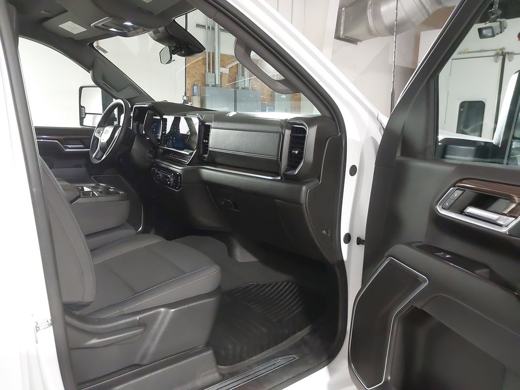 2024 Chevrolet Silverado 3500