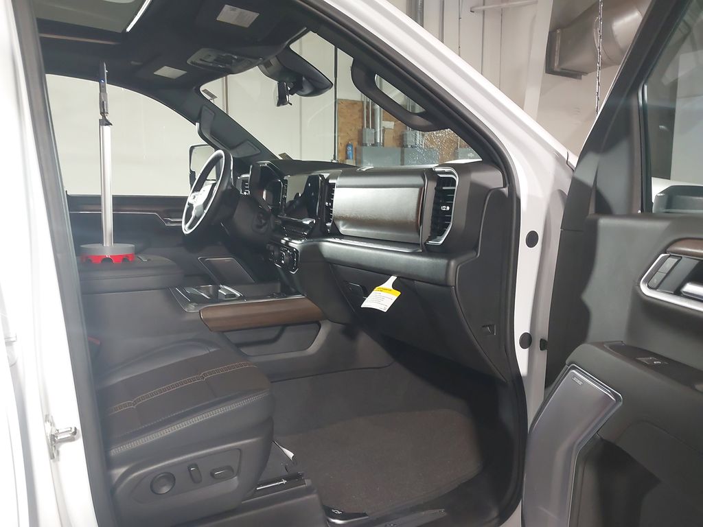 2025 Chevrolet Silverado 3500