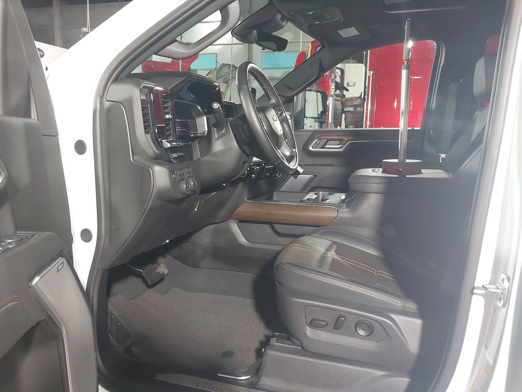 2025 Chevrolet Silverado 3500