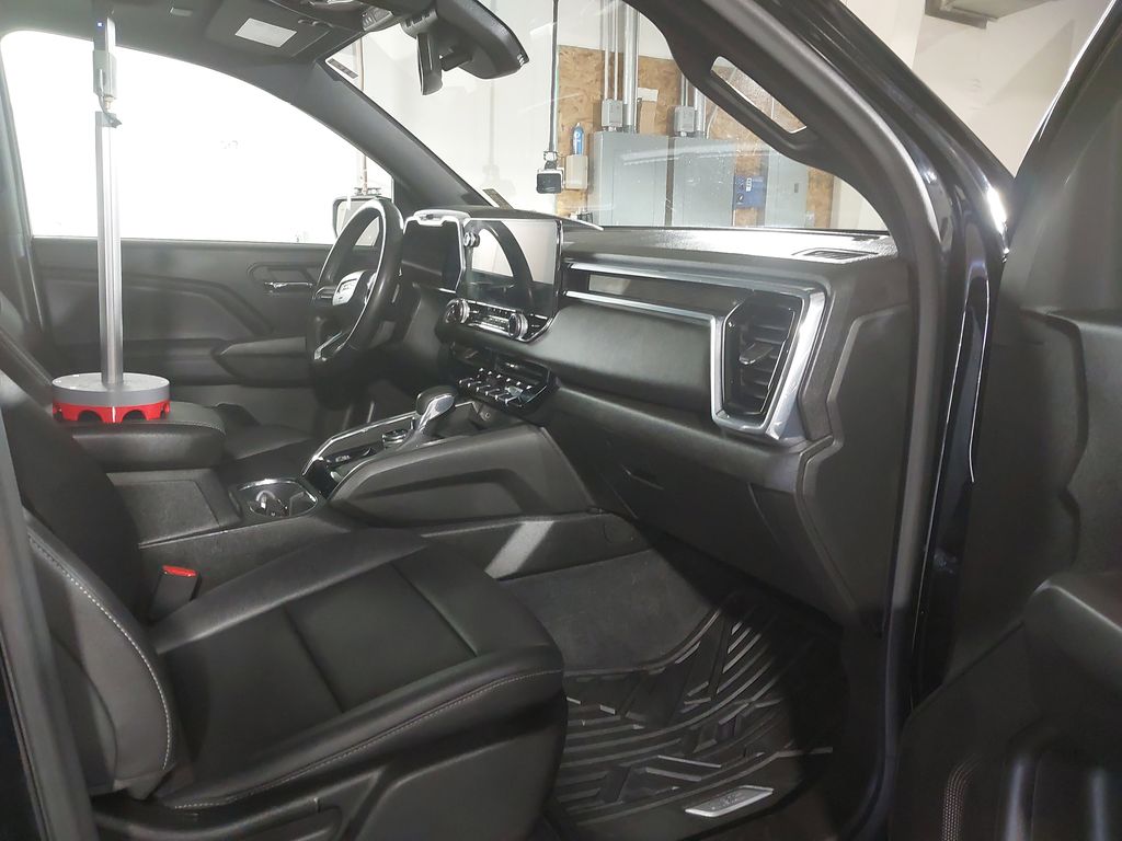 2024 GMC Canyon
