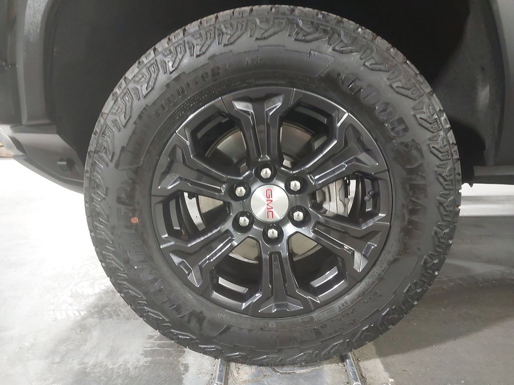 2024 GMC Canyon