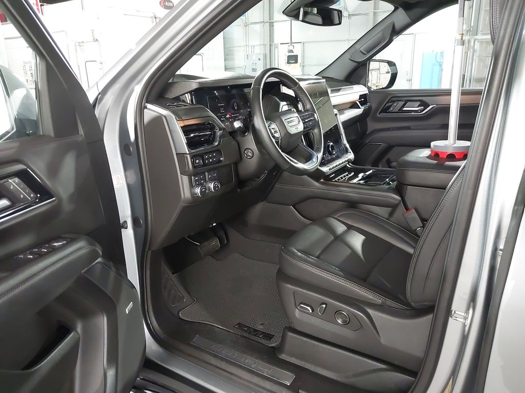 2025 GMC Yukon XL