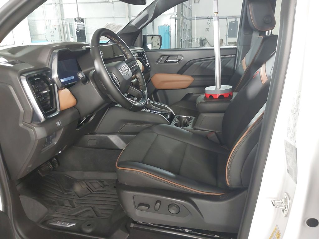 2024 GMC Canyon