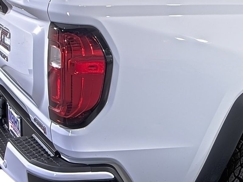 2024 GMC Canyon