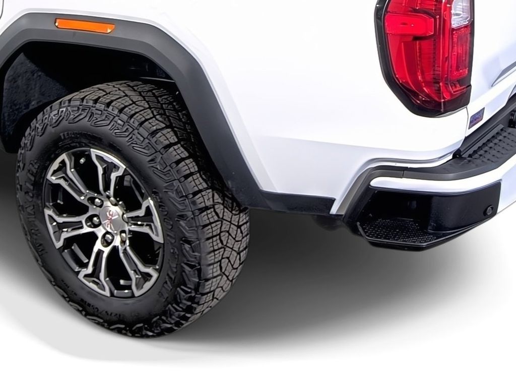 2024 GMC Canyon