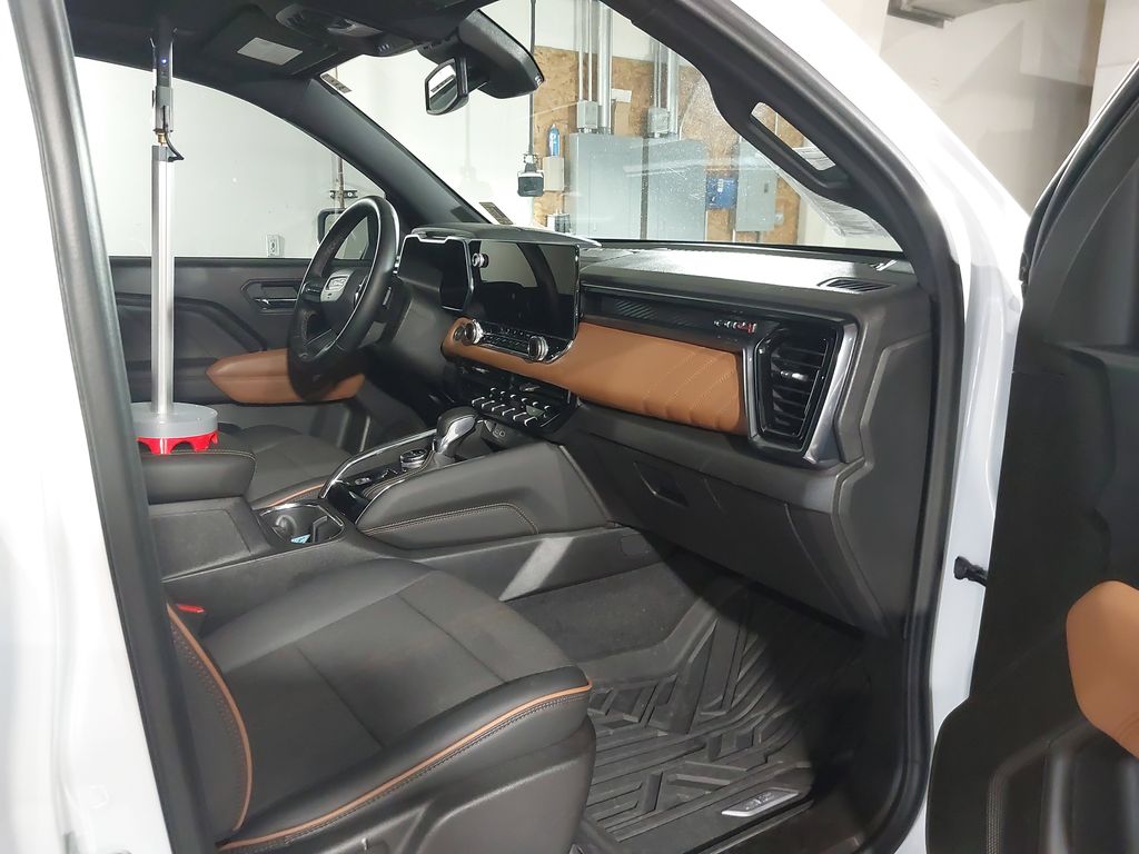 2024 GMC Canyon