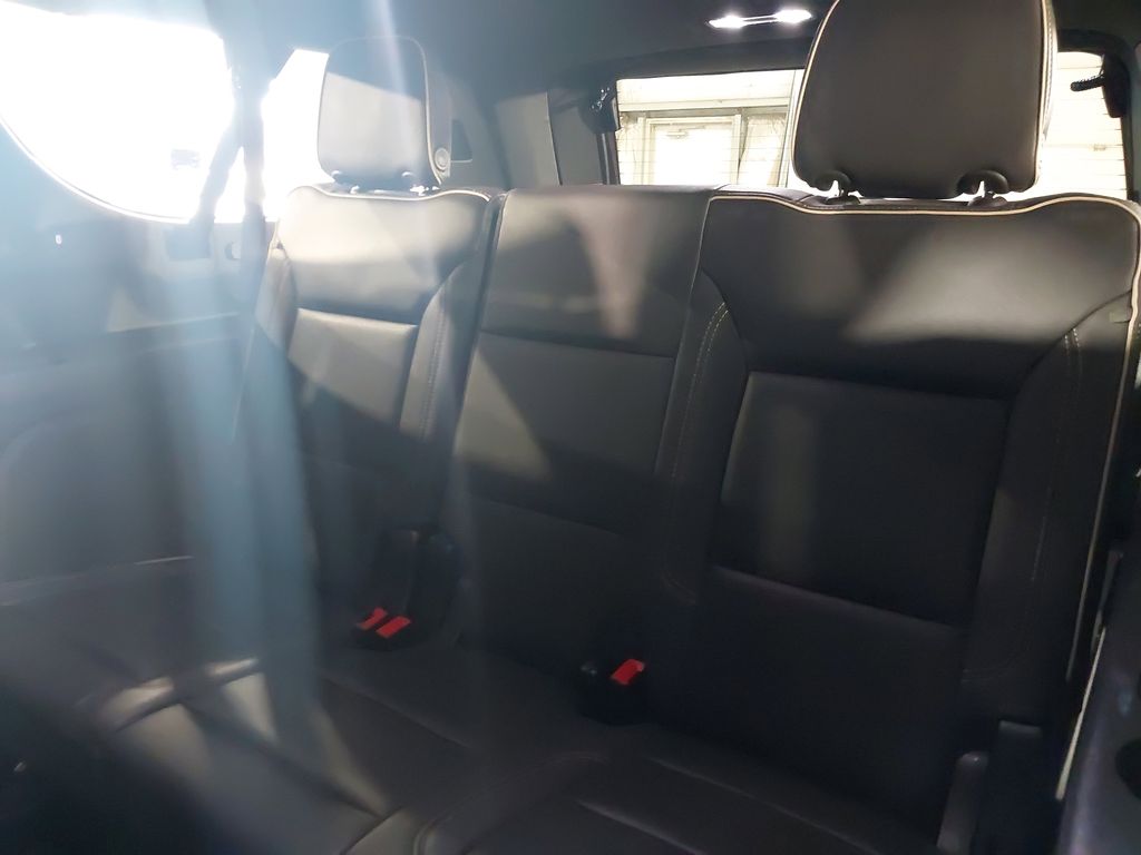 2023 GMC Yukon XL SLT - Photo 21