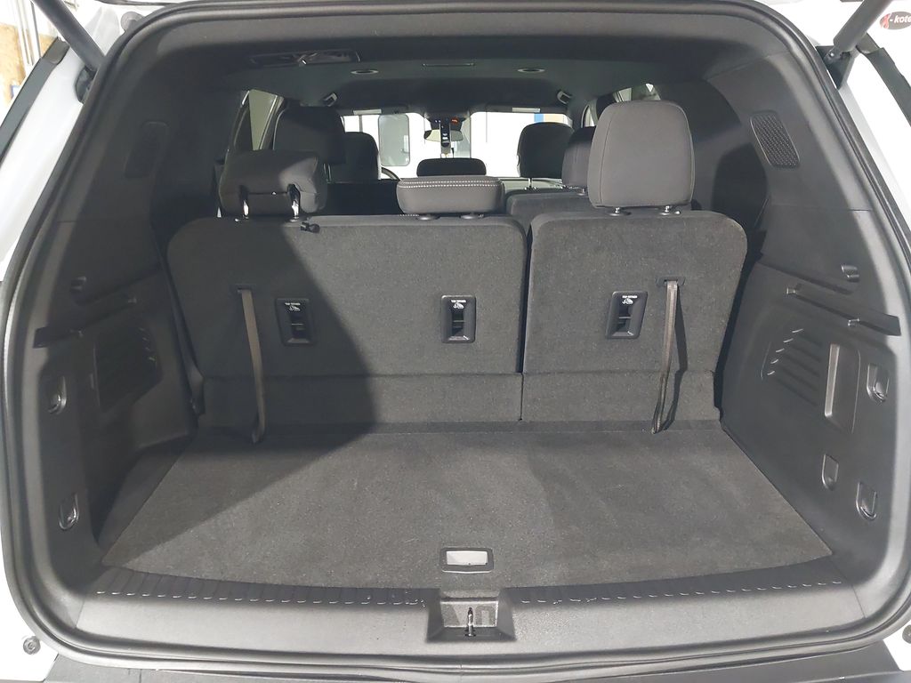 2025 Chevrolet Traverse LT - Photo 22