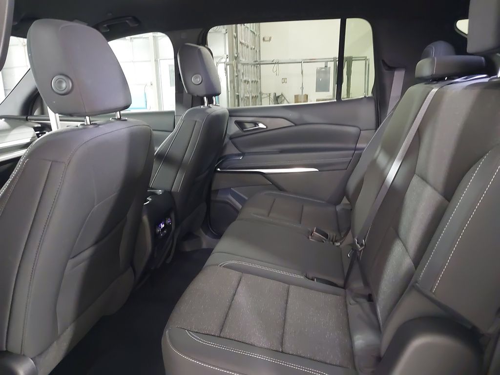 2025 Chevrolet Traverse LT - Photo 20
