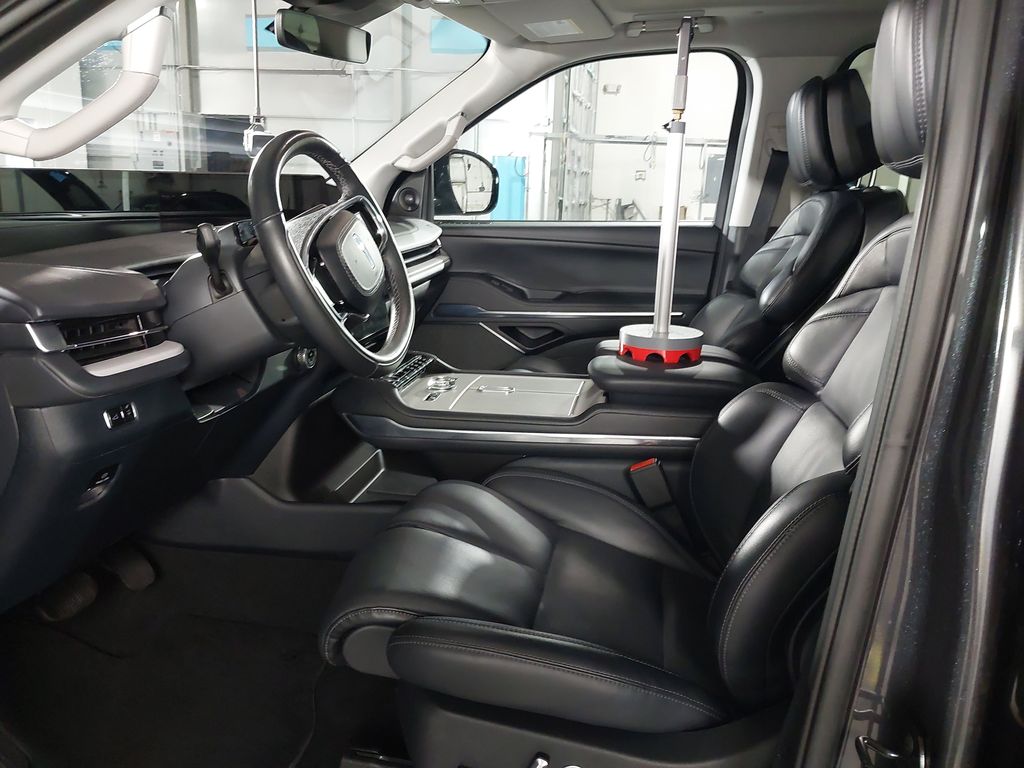2025 Lincoln Navigator L