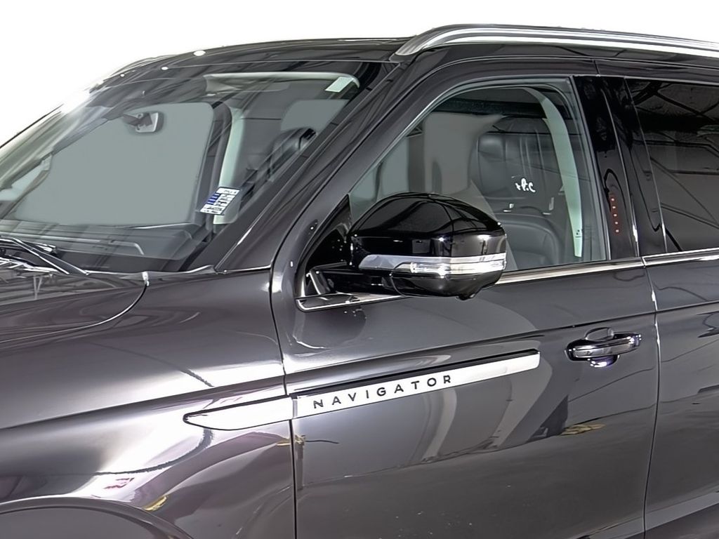 2025 Lincoln Navigator L