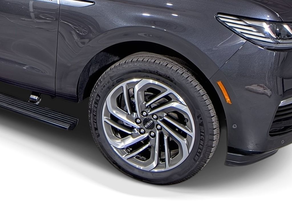 2025 Lincoln Navigator L