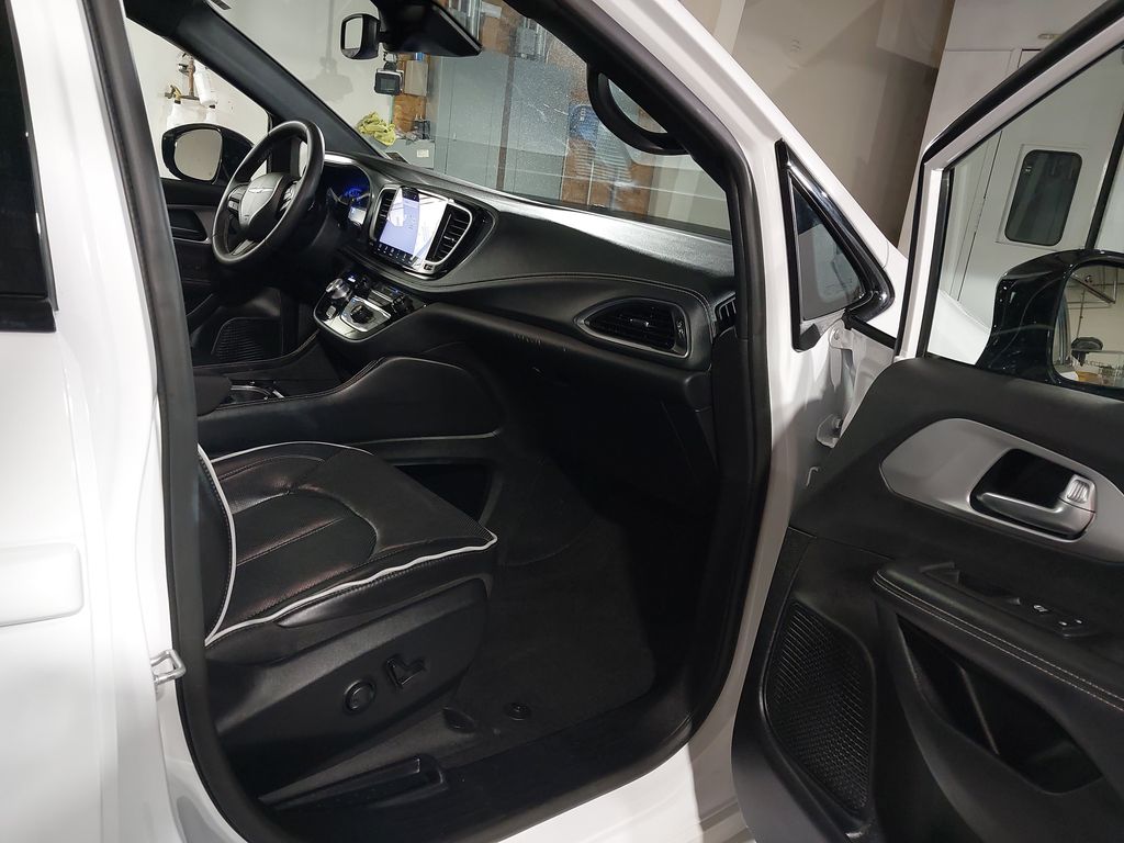 2025 Chrysler Pacifica