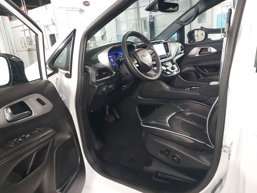 2025 Chrysler Pacifica