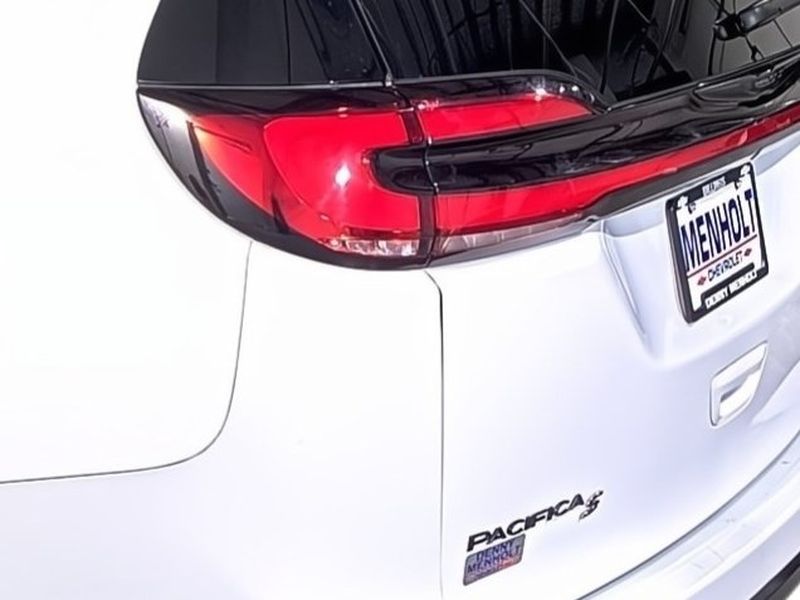 2025 Chrysler Pacifica