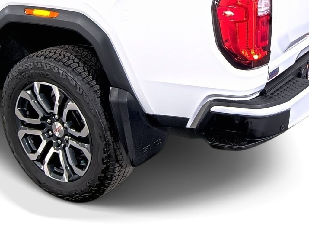 2024 GMC Canyon