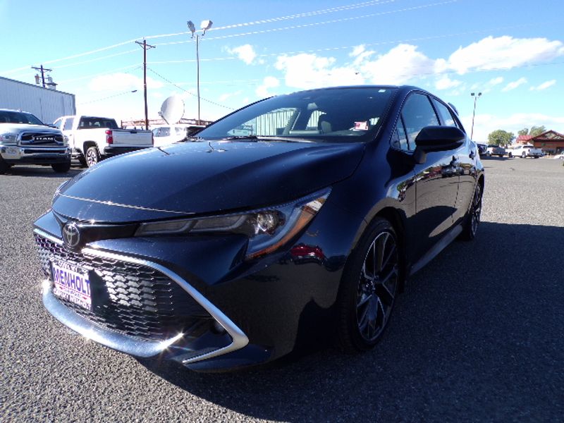 Used 2022 Toyota Corolla Hatchback XSE Car