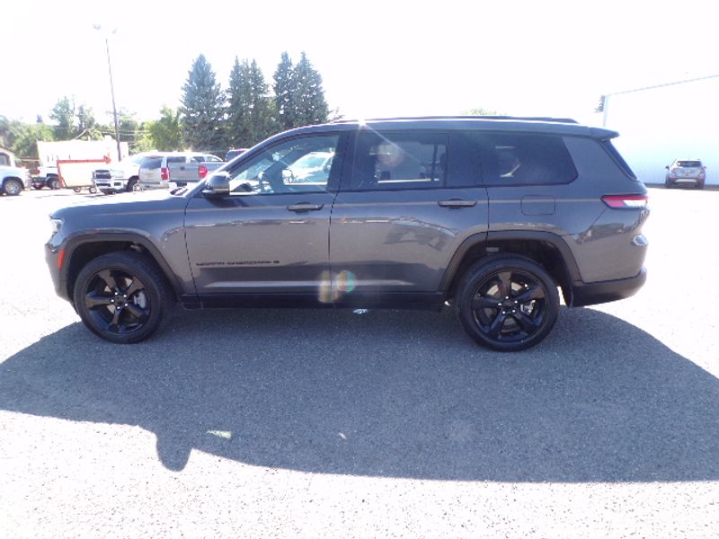 Used 2023 Jeep Grand Cherokee L Altitude SUV