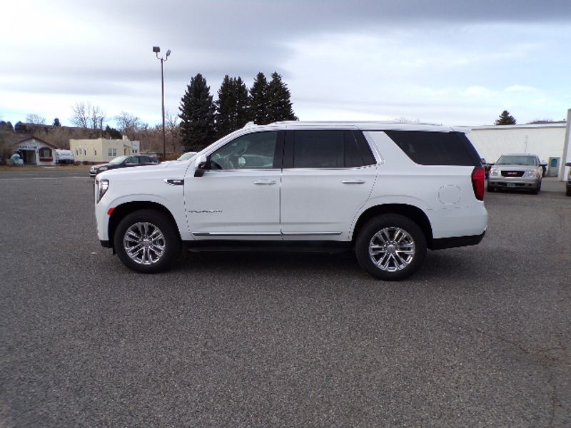 New 2024 GMC Yukon SLT SUV