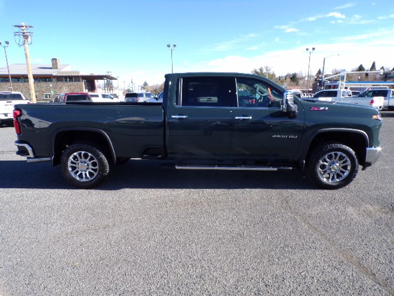 2025 Chevrolet Silverado 3500