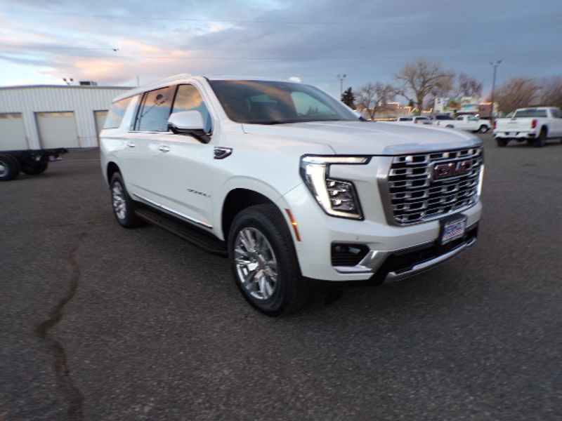 New 2025 GMC Yukon XL Denali SUV