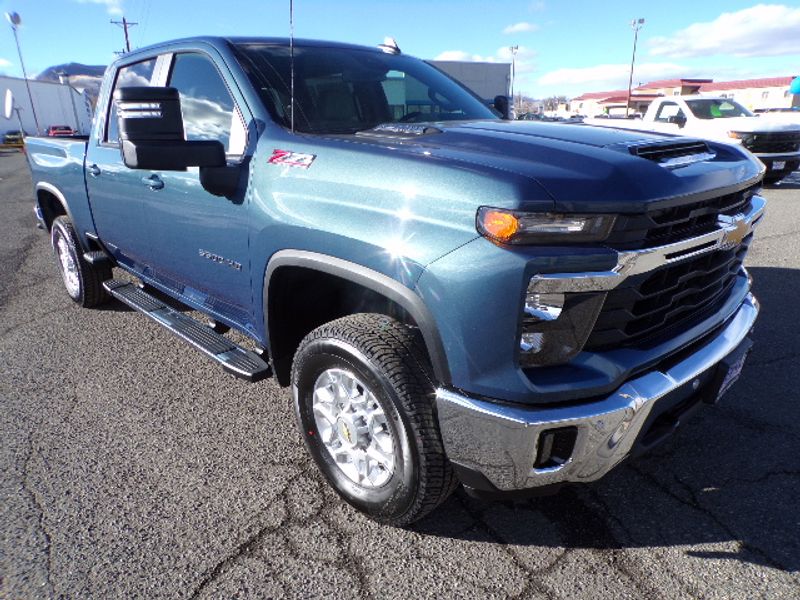 New 2025 Chevrolet Silverado 3500HD LT Truck