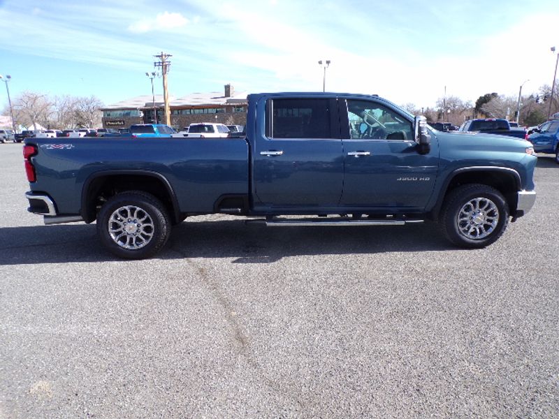 2025 Chevrolet Silverado 3500