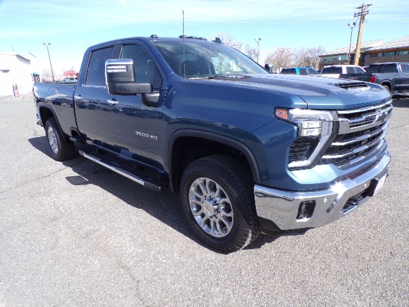 2025 Chevrolet Silverado 3500