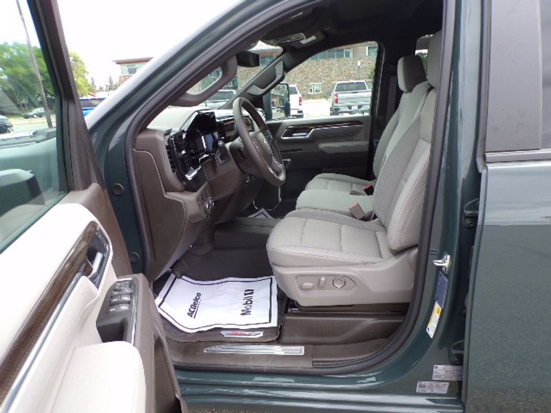 2025 Chevrolet Silverado 3500