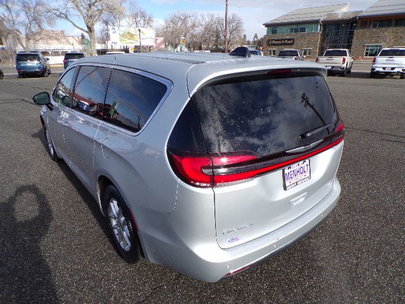 2024 Chrysler Pacifica